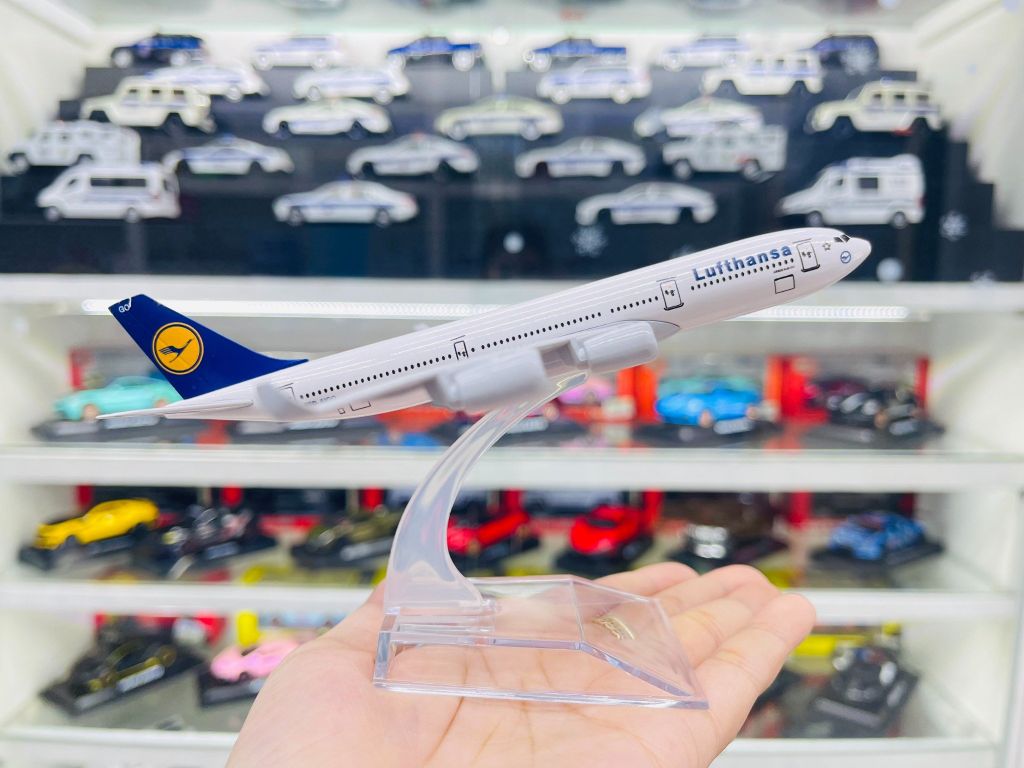 Mô hình máy bay Germany Lufthansa Airbus A340 16cm MB16178