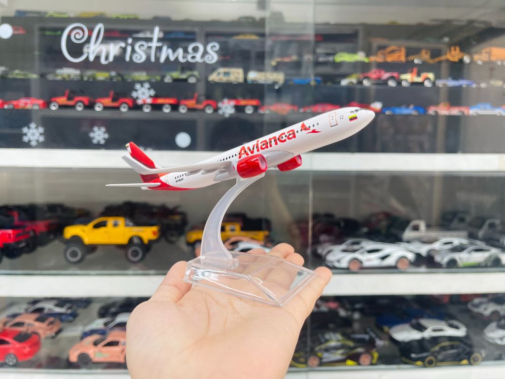 Mô hình máy bay Avianca Airbus A320 16cm MB16180