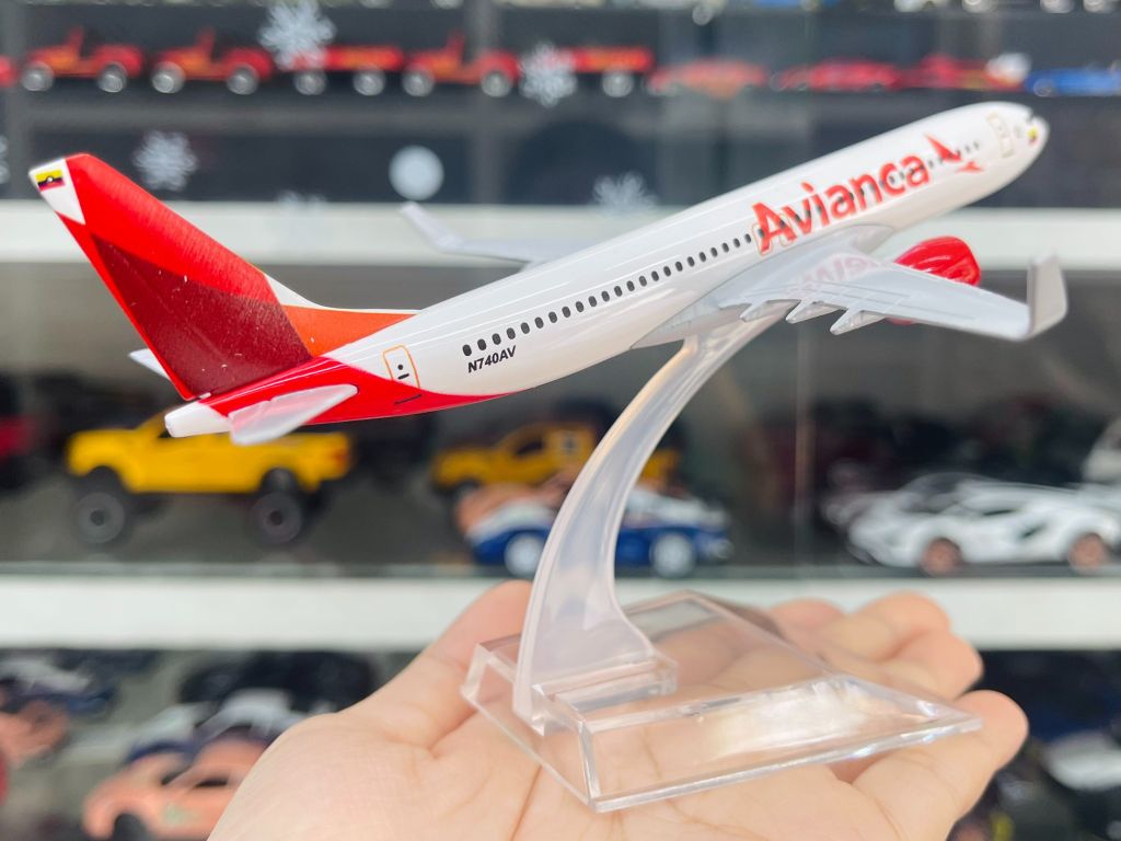 Mô hình máy bay Avianca Airbus A320 16cm MB16180