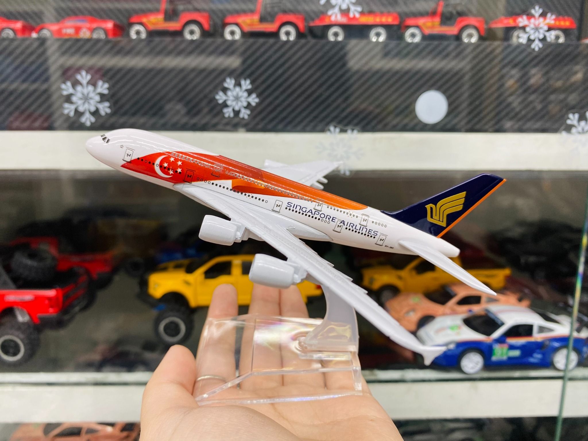  Mô hình máy bay Singapore Airbus A380 50th anniversary of Singapore kích thước 16cm MB16201 