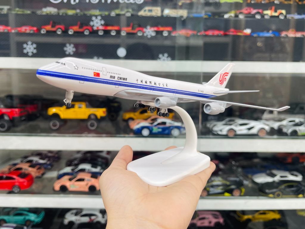 Mô hình máy bay Air China Boeing B747 20cm MB20019