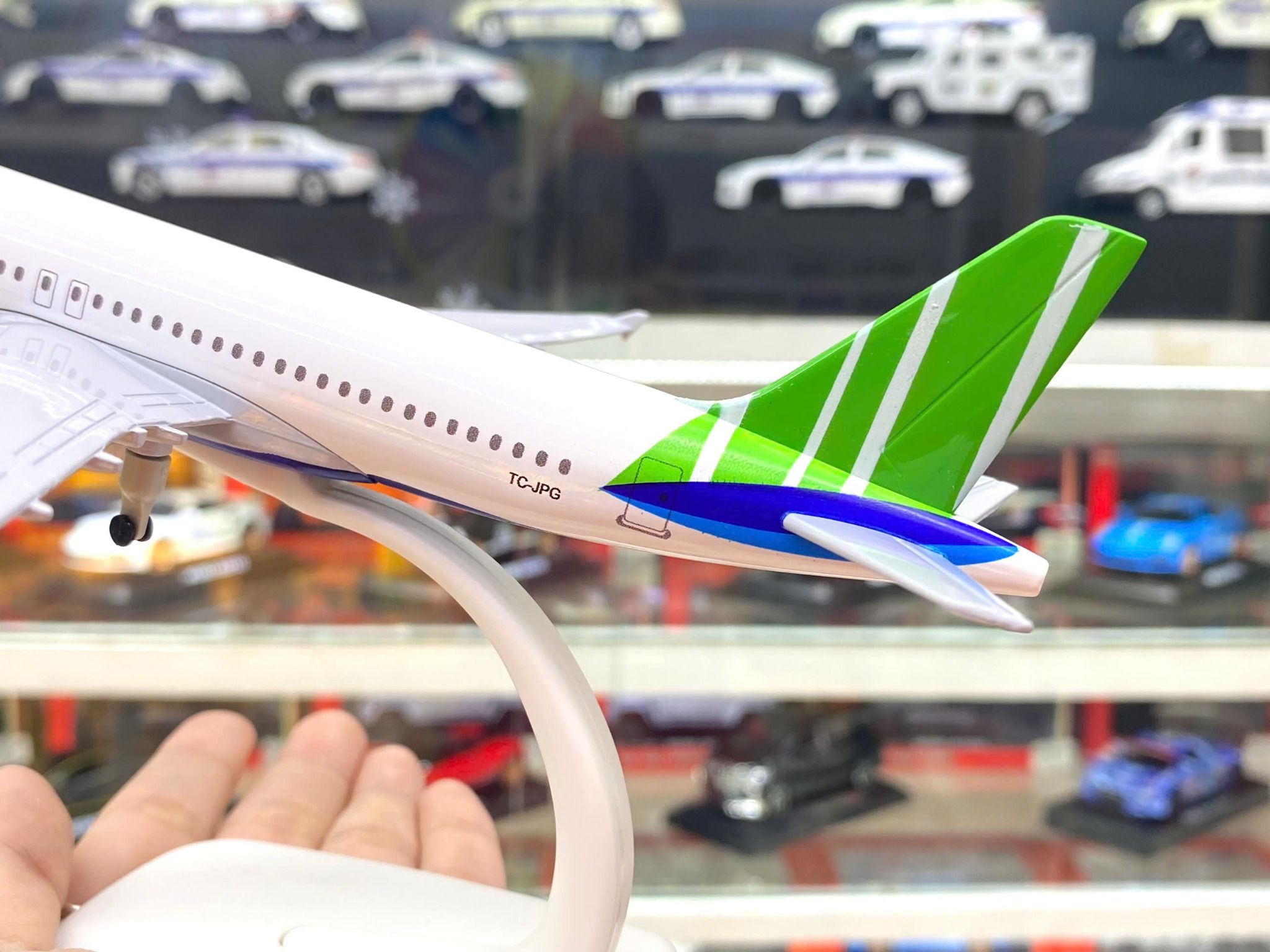  Mô hình máy bay Việt Nam Bamboo Airways Airbus A320 20cm MB20001 