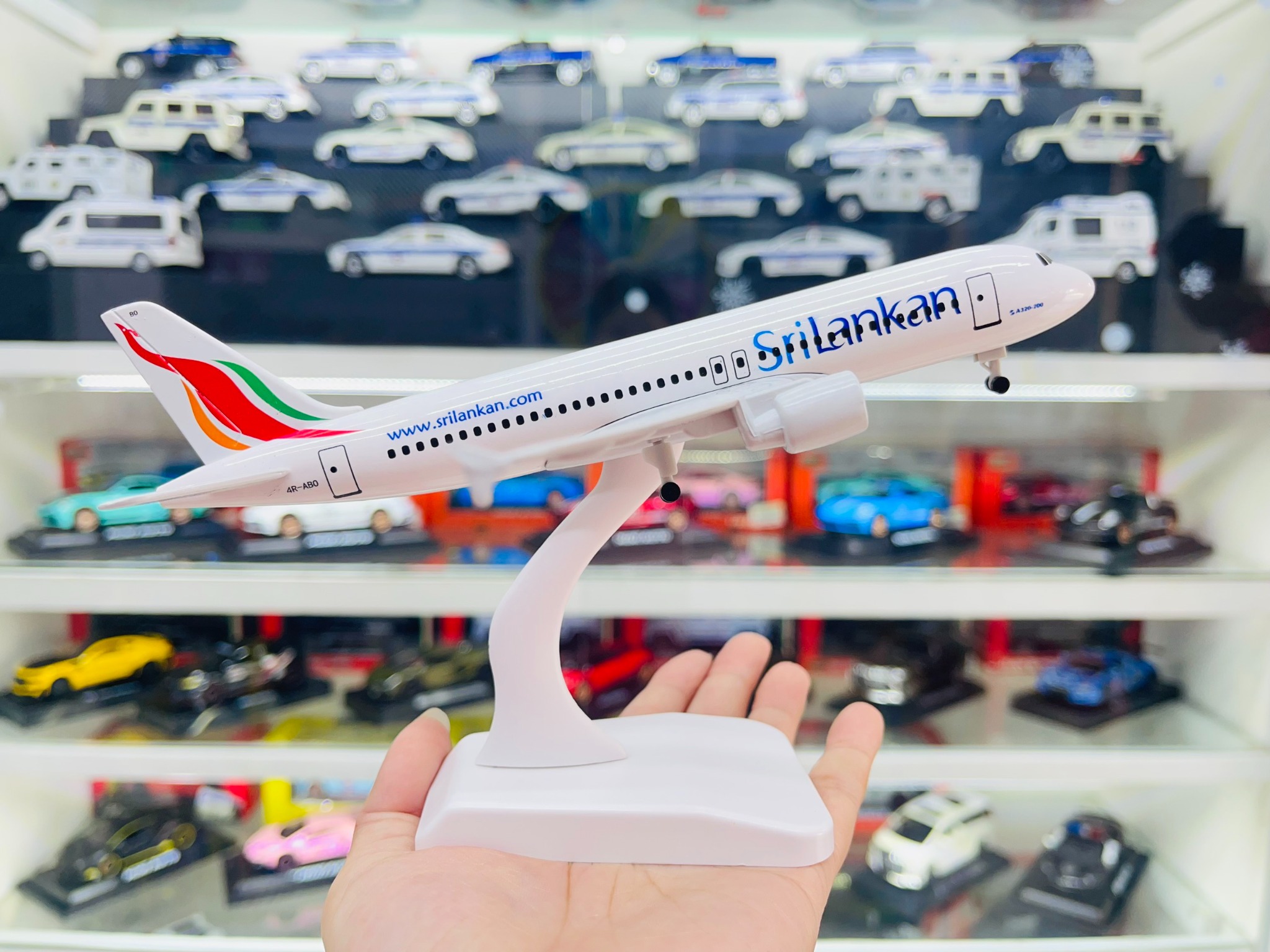 Mô hình máy bay Srilankan Airbus A320-232 20cm MB20003 