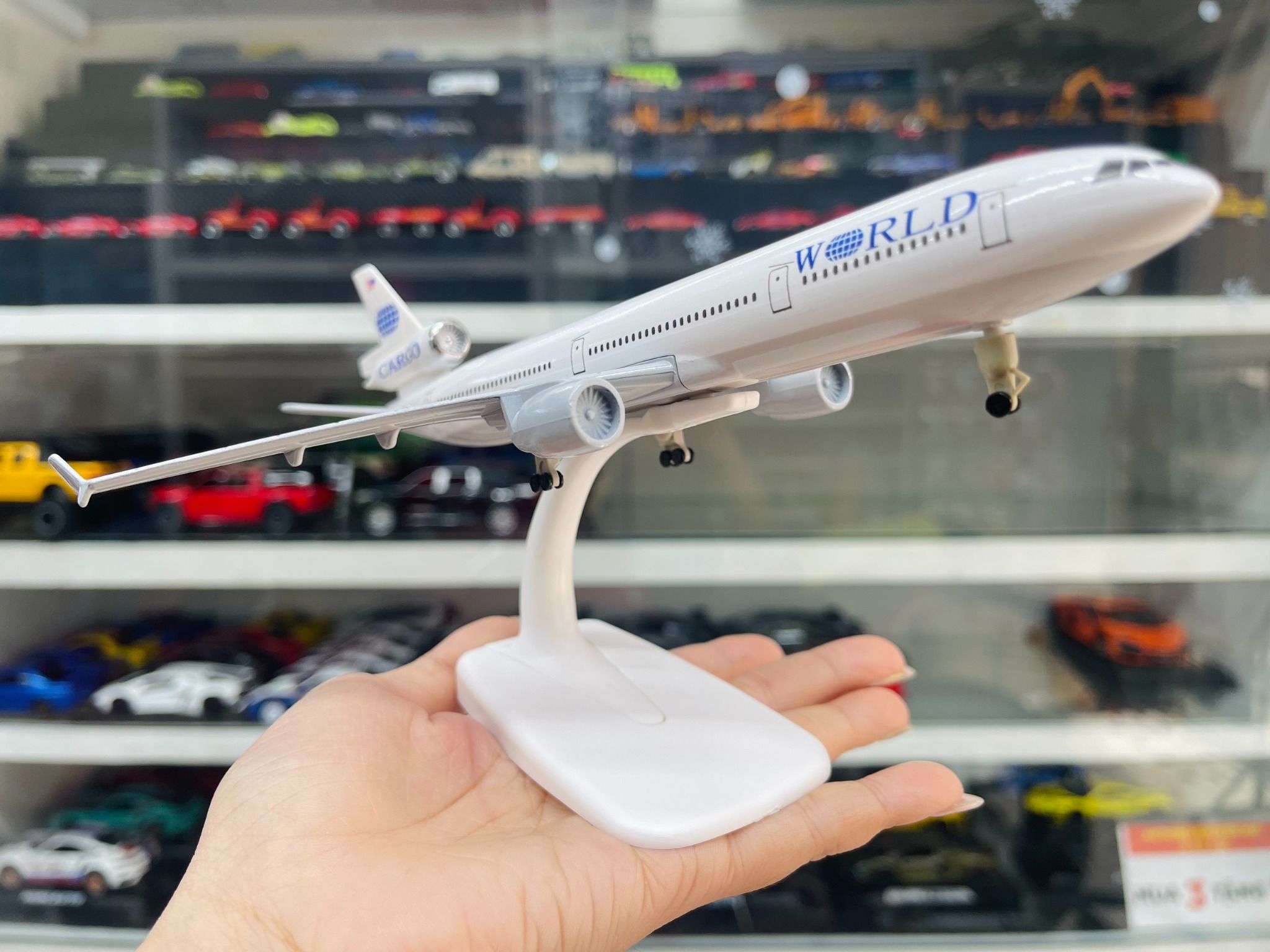  Mô hình máy bay World Airways Cargo MD-11 20cm MB20015 