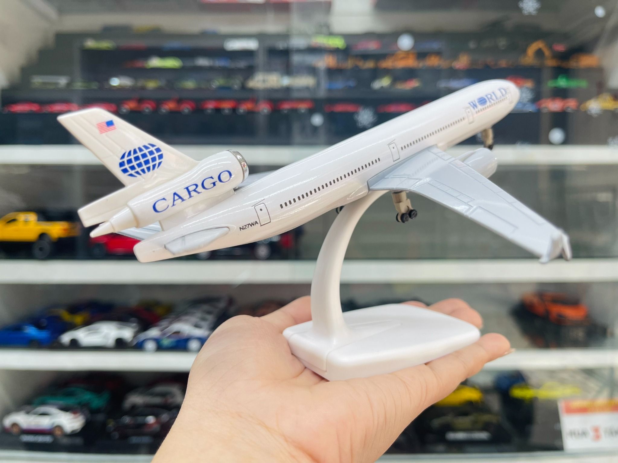  Mô hình máy bay World Airways Cargo MD-11 20cm MB20015 