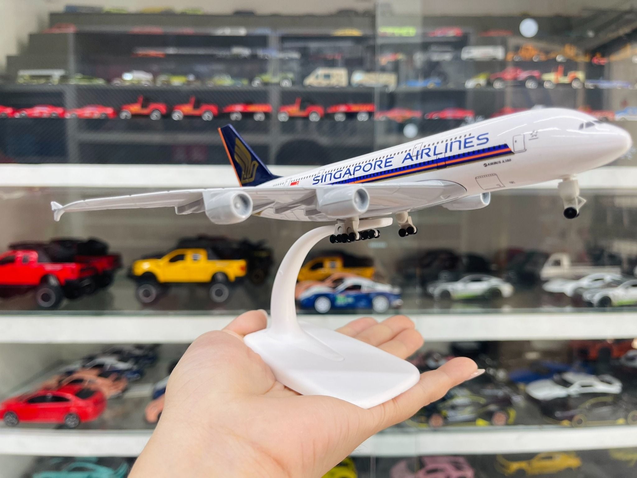  Mô hình máy bay Singapore Airline Airbus A380 20cm MB20017 