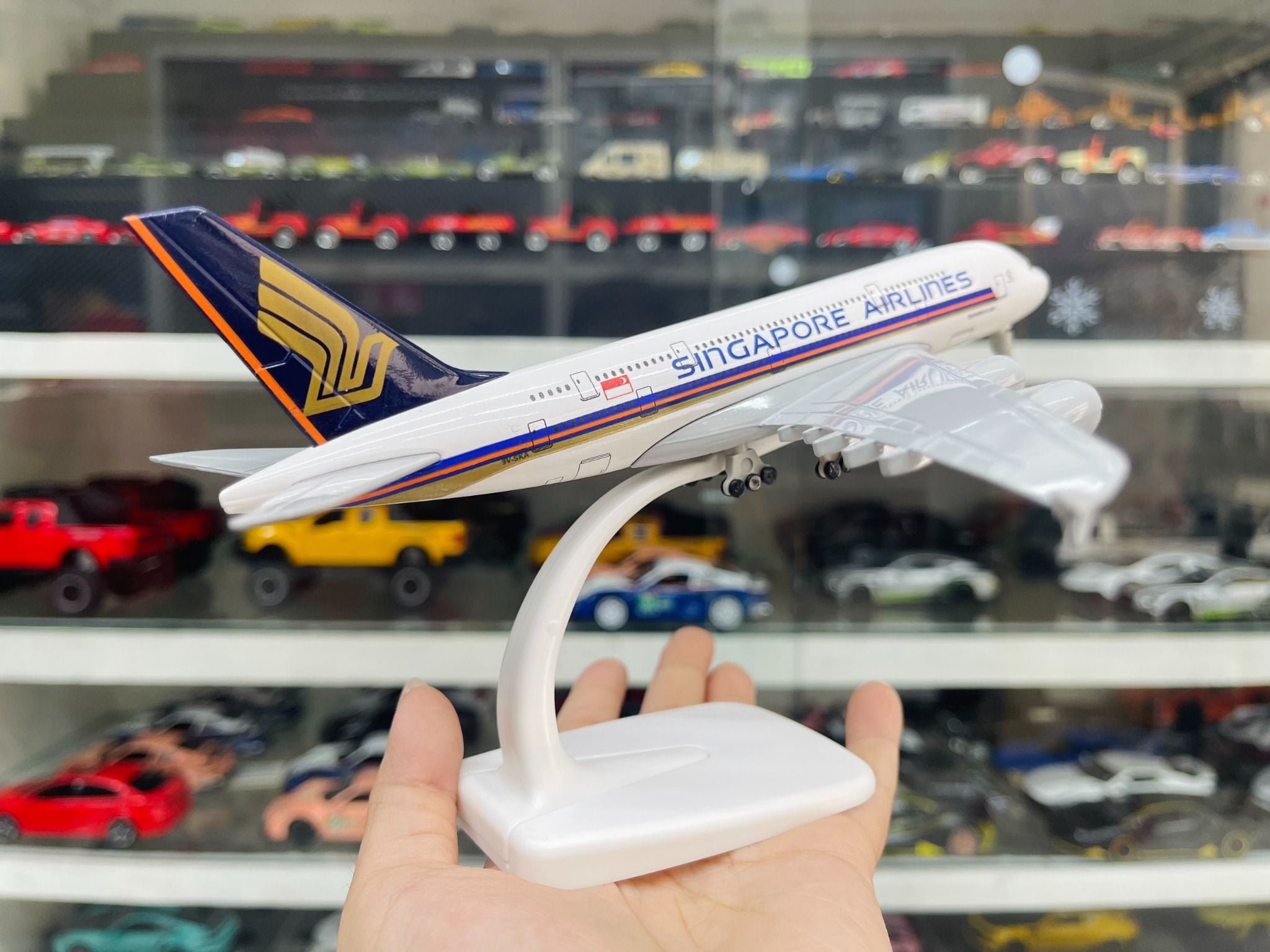  Mô hình máy bay Singapore Airline Airbus A380 20cm MB20017 