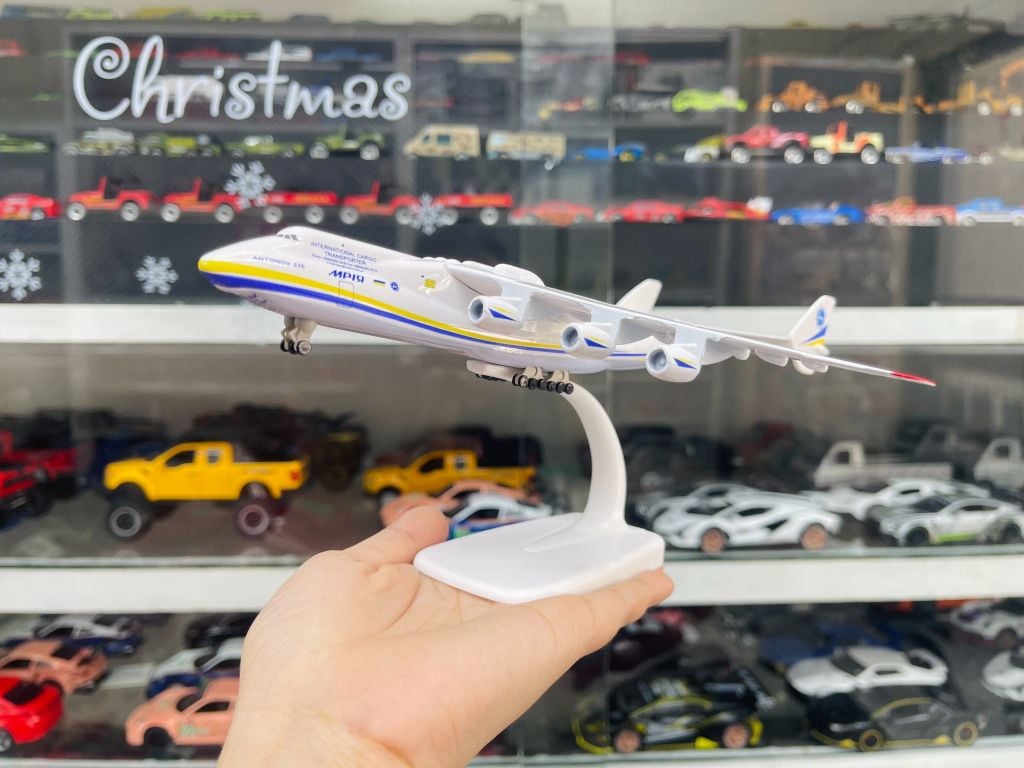Mô hình máy bay vận chuyển 20cm Antonov Airlines International Cargo Transporter 225 20cm MB20018