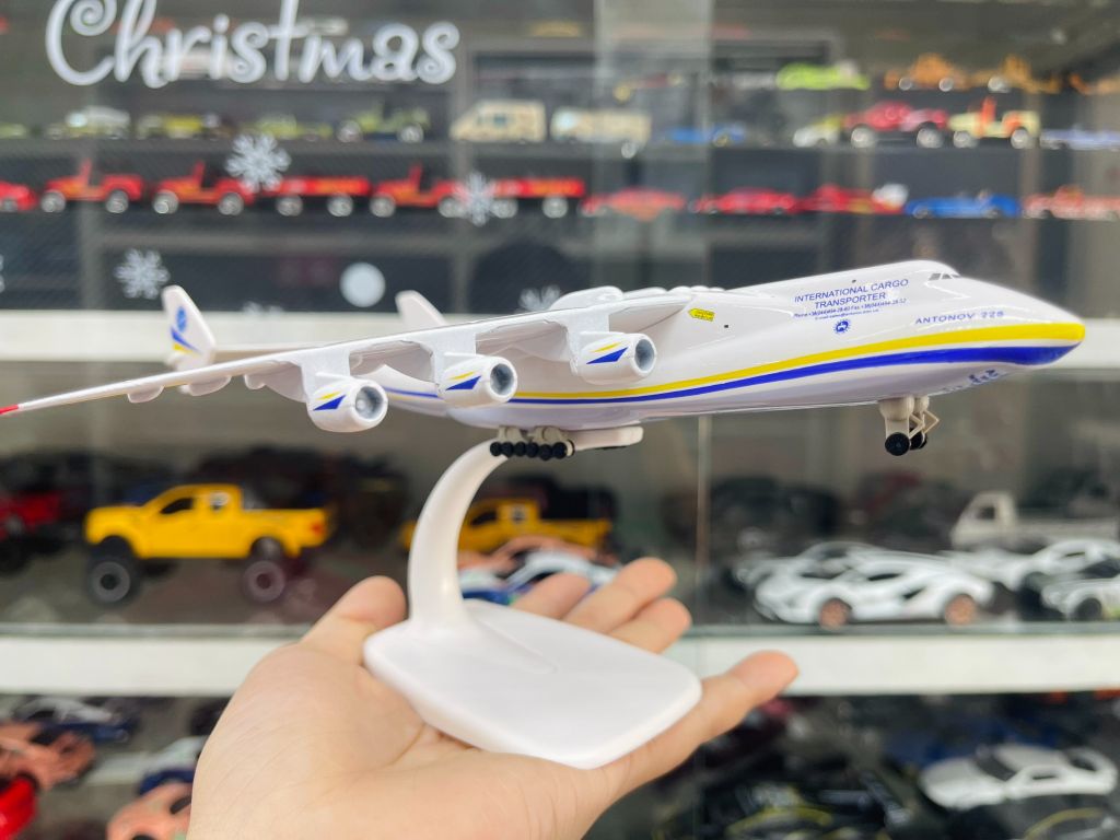 Mô hình máy bay vận chuyển 20cm Antonov Airlines International Cargo Transporter 225 20cm MB20018