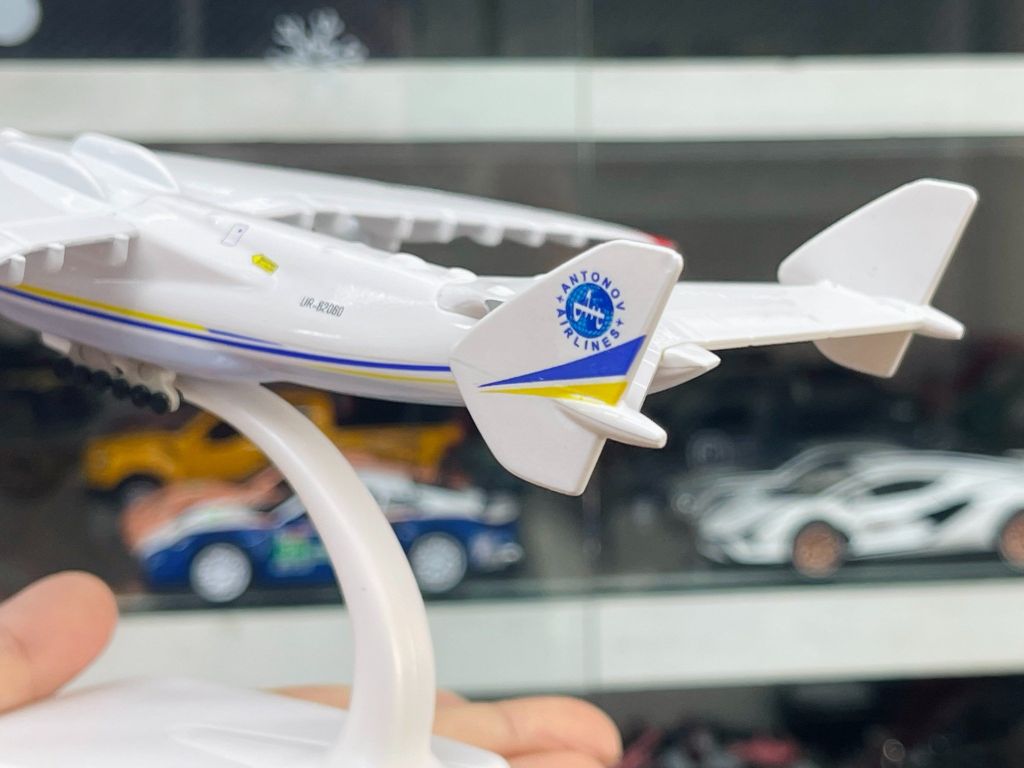 Mô hình máy bay vận chuyển 20cm Antonov Airlines International Cargo Transporter 225 20cm MB20018