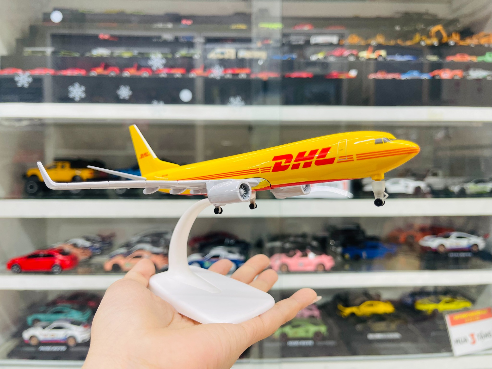  Mô hình máy bay DHL Airlines Boeing B737-800 N859AM 20cm MB20020 