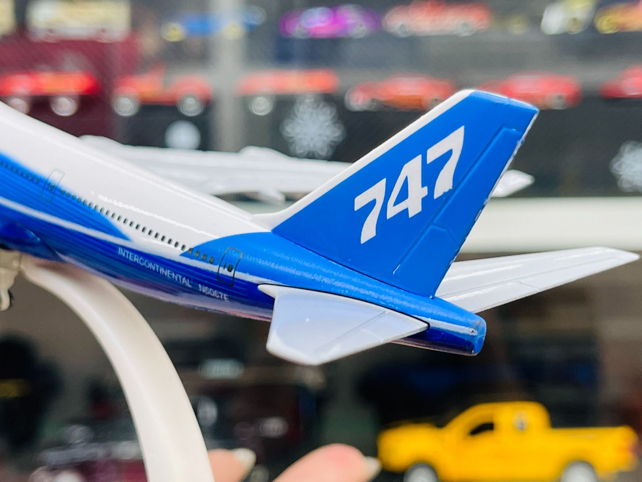  Mô hình máy bay Usa Intercontinental Livery Boeing B747-8 20cm MB20023 