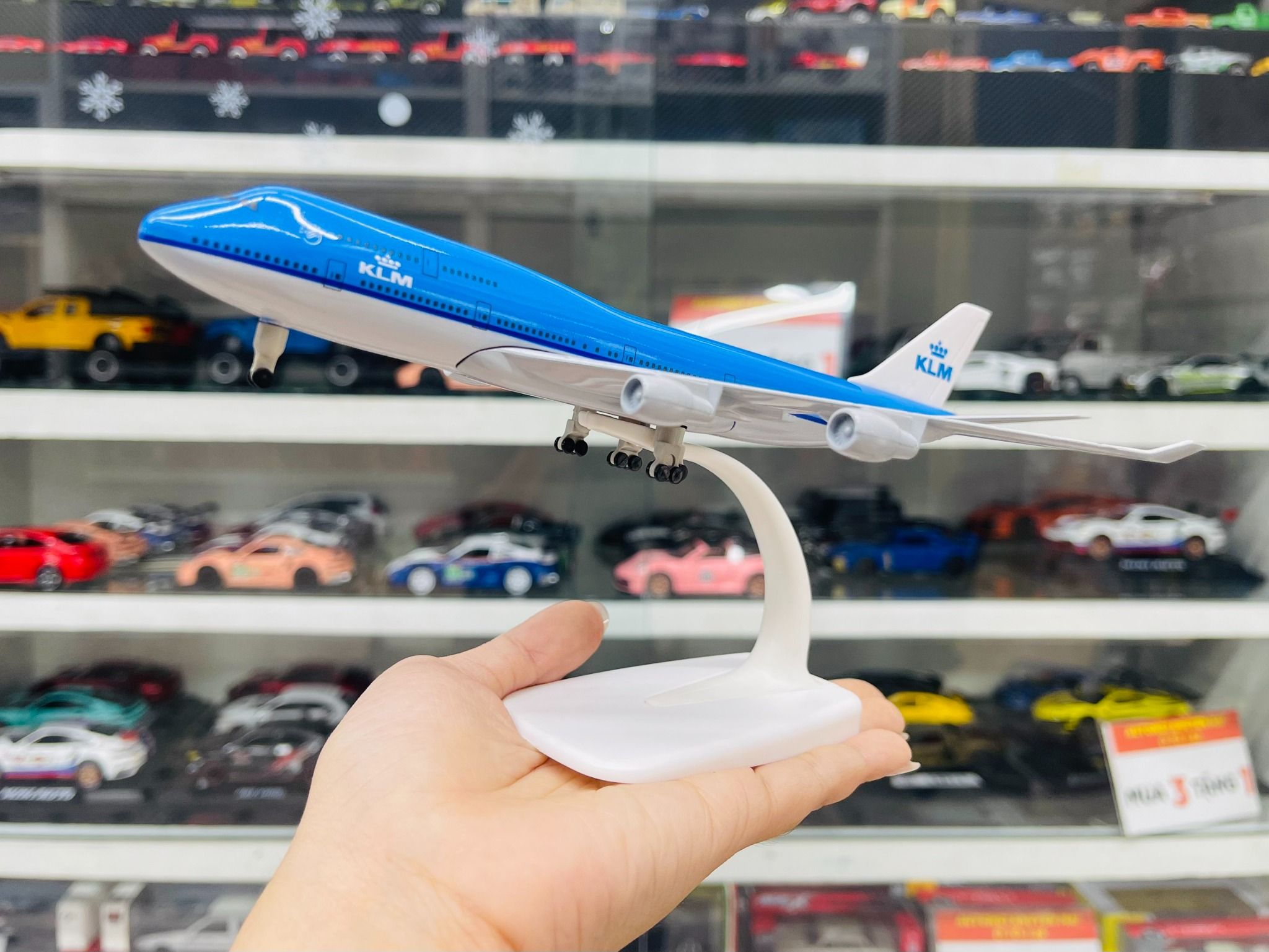  Mô hình máy bay KLM Royal Dutch Airlines Boeing B747 20cm MB20025 