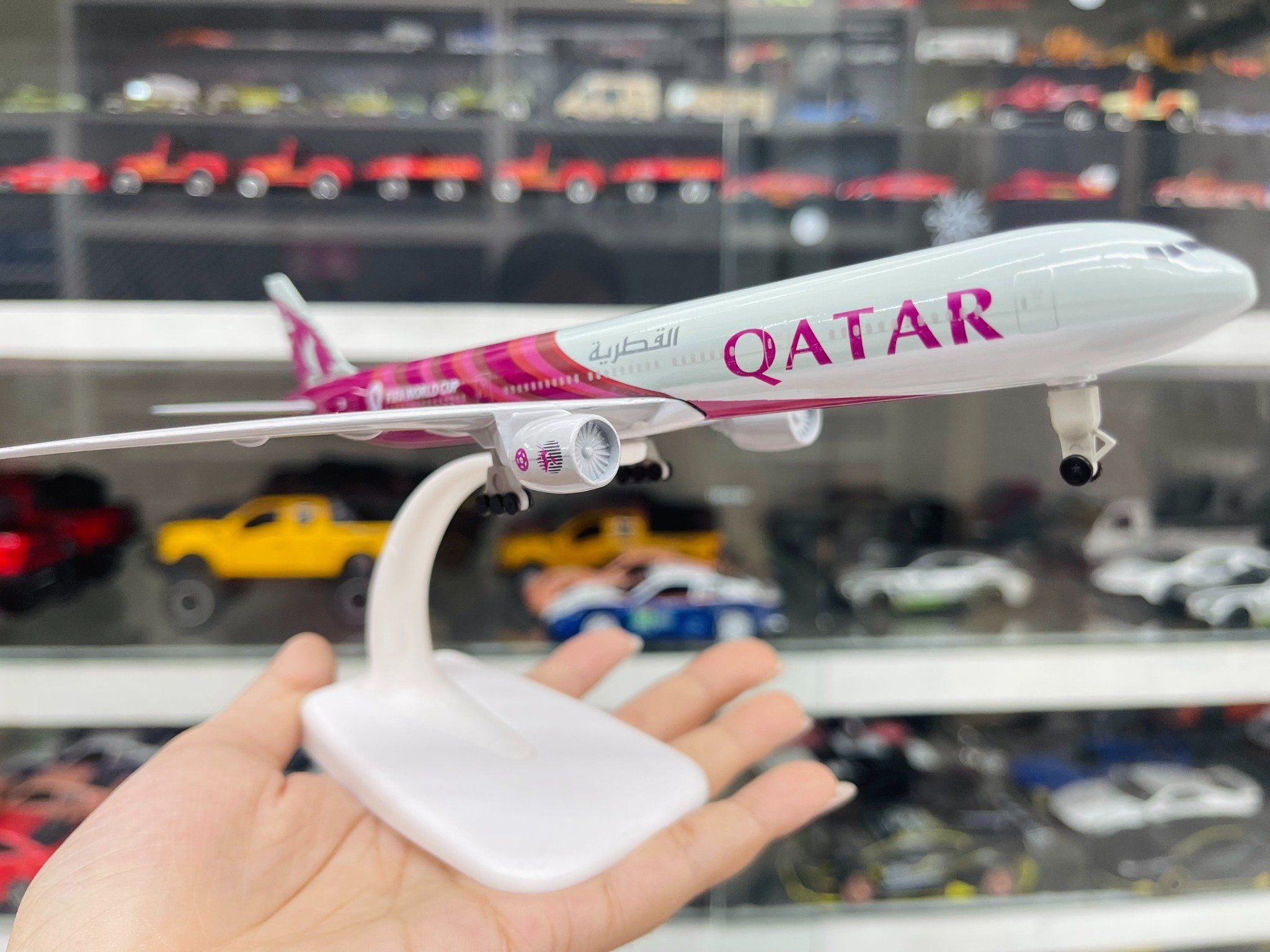  Mô hình máy bay Fifa World Cup Qatar 2022 Boeing B777 20cm MB20032 