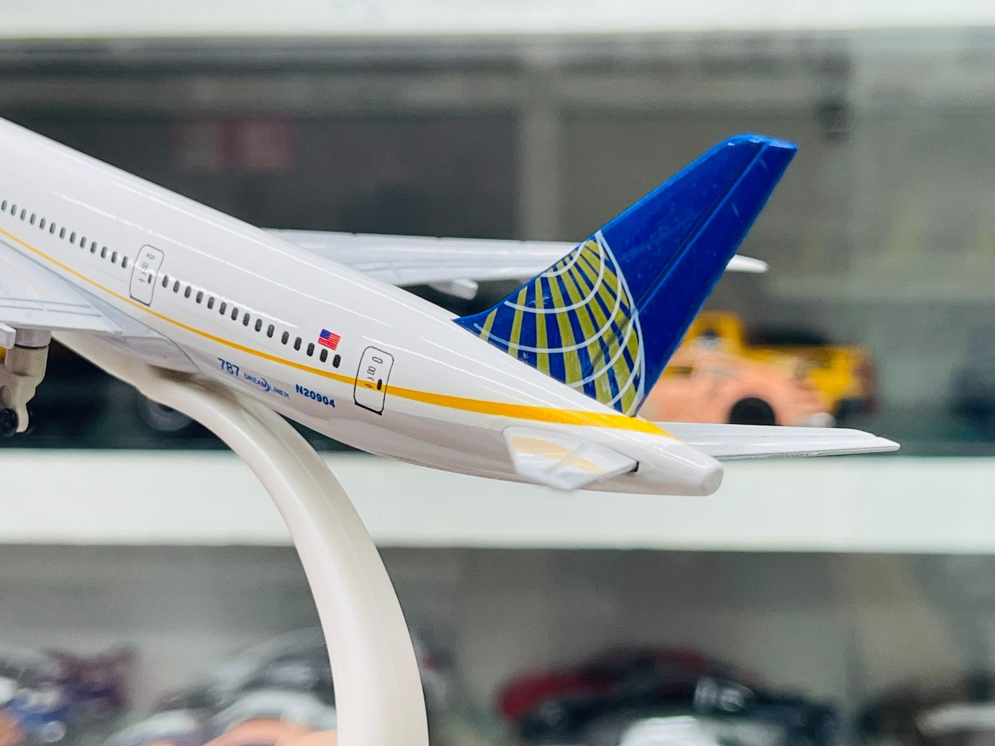  Mô hình máy bay United Boeing B787 20cm MB20035 