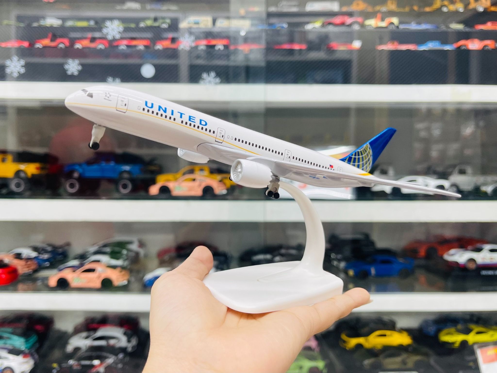  Mô hình máy bay United Boeing B787 20cm MB20035 