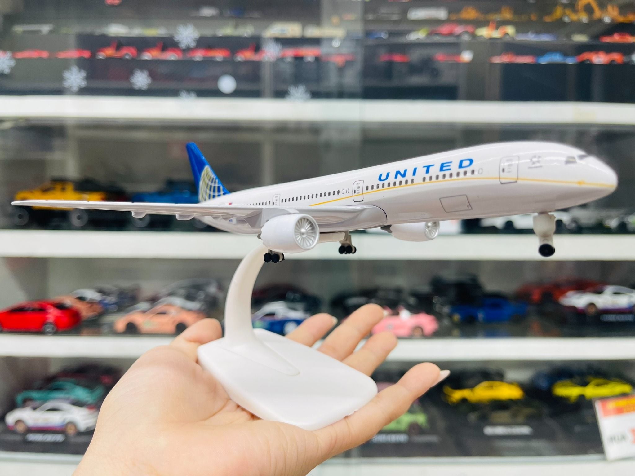  Mô hình máy bay United Boeing B787 20cm MB20035 