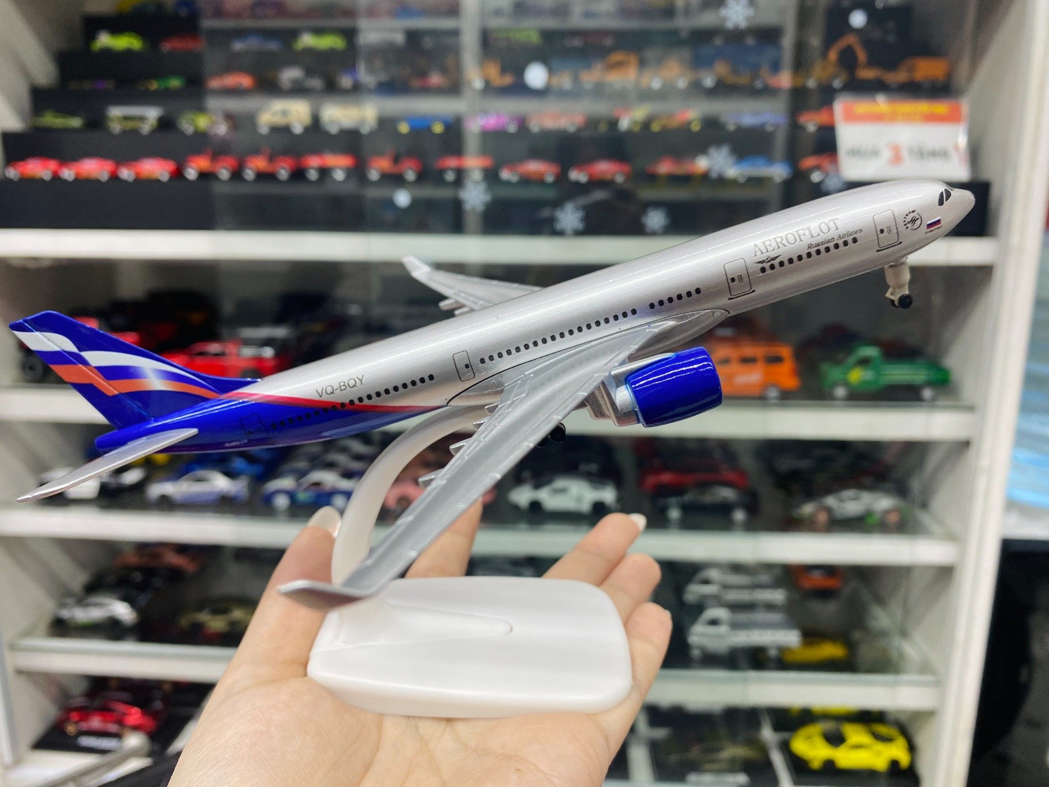  Mô hình máy bay Nga Russia Aeroflot Airbus A330 có bánh xe 20cm MB20044 