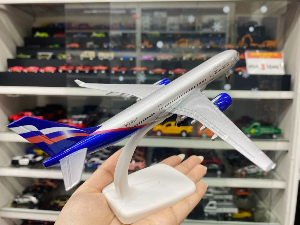 Mô hình máy bay Nga Russia Aeroflot Airbus A330 có bánh xe 20cm MB20044