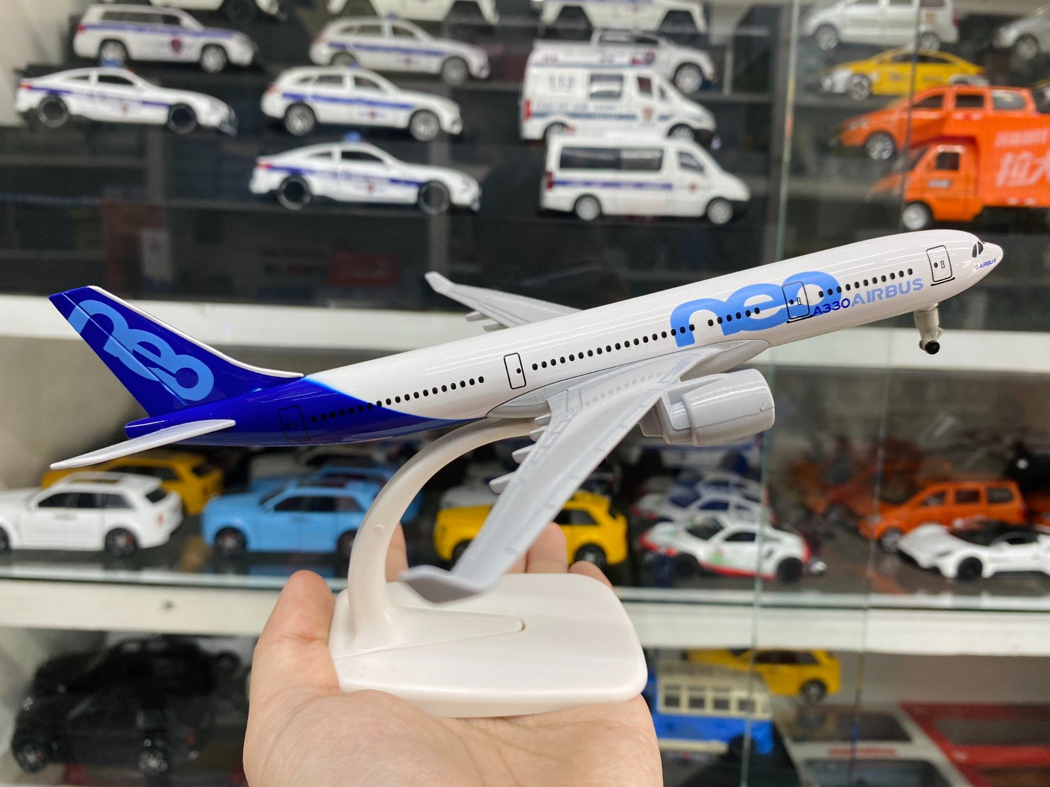  Mô hình máy bay USA Airbus A330 neo 20cm MB20048 