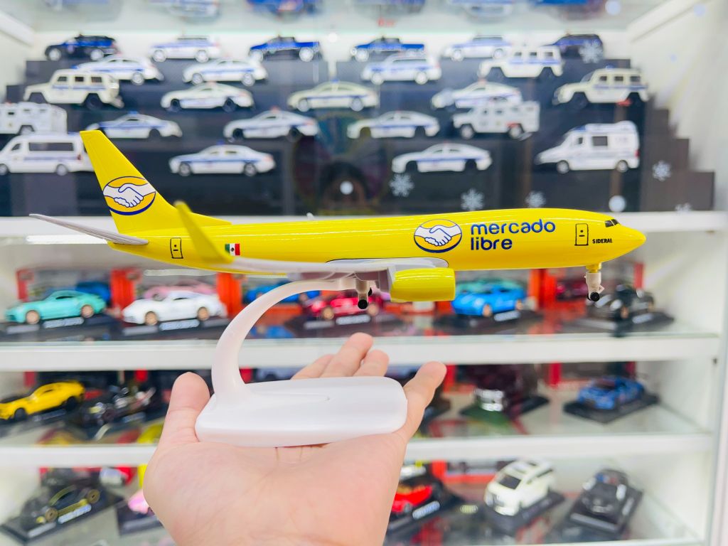 Mô hình máy bay USA Mercado Libre Boeing B737 có bánh xe 20cm MB20053