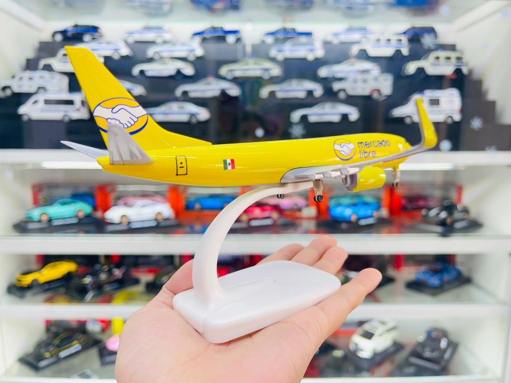Mô hình máy bay USA Mercado Libre Boeing B737 có bánh xe 20cm MB20053