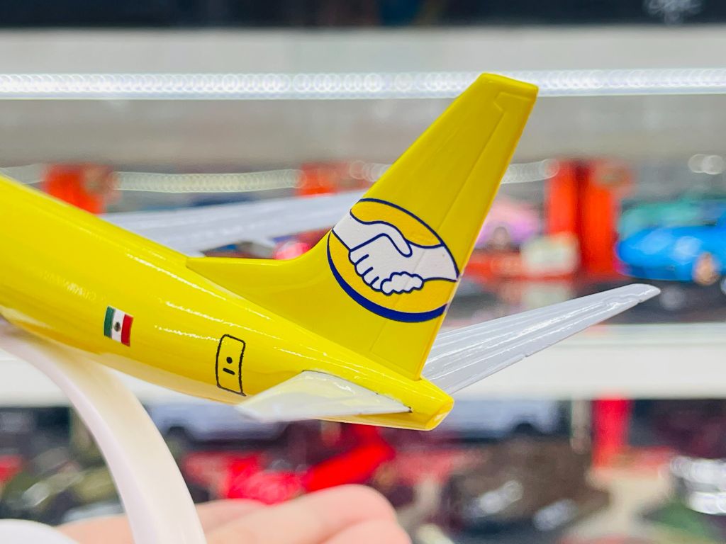 Mô hình máy bay USA Mercado Libre Boeing B737 có bánh xe 20cm MB20053