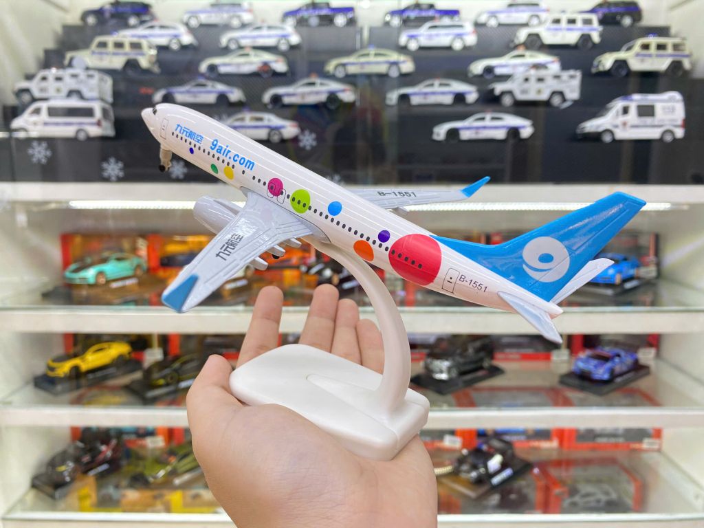 Mô hình máy bay China 9 Air.com Guangzhou Baiyun Boeing B737 20cm có bánh xe MB20059