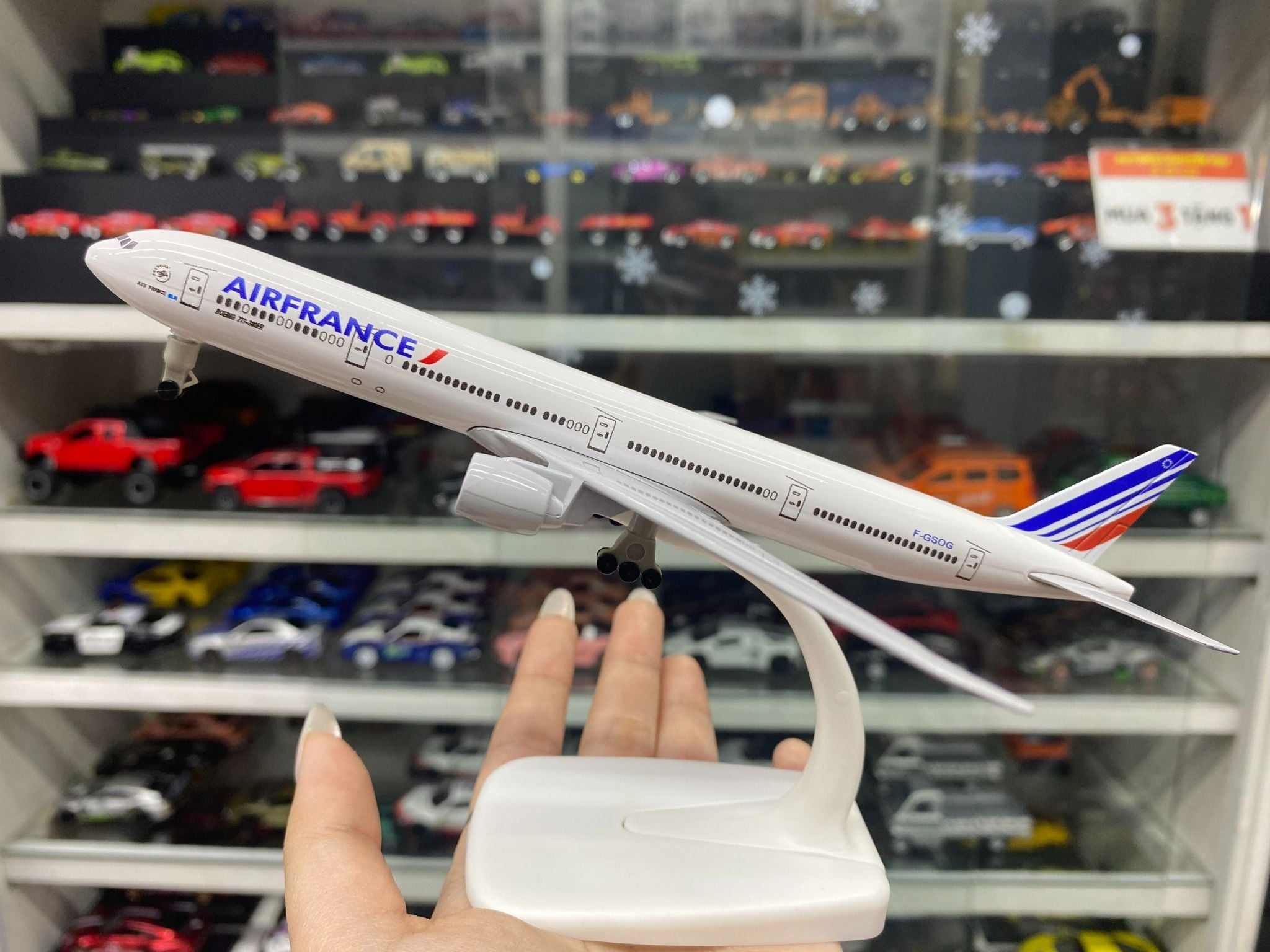  Mô hình máy bay Air France Boeing B777 20cm MB20061 