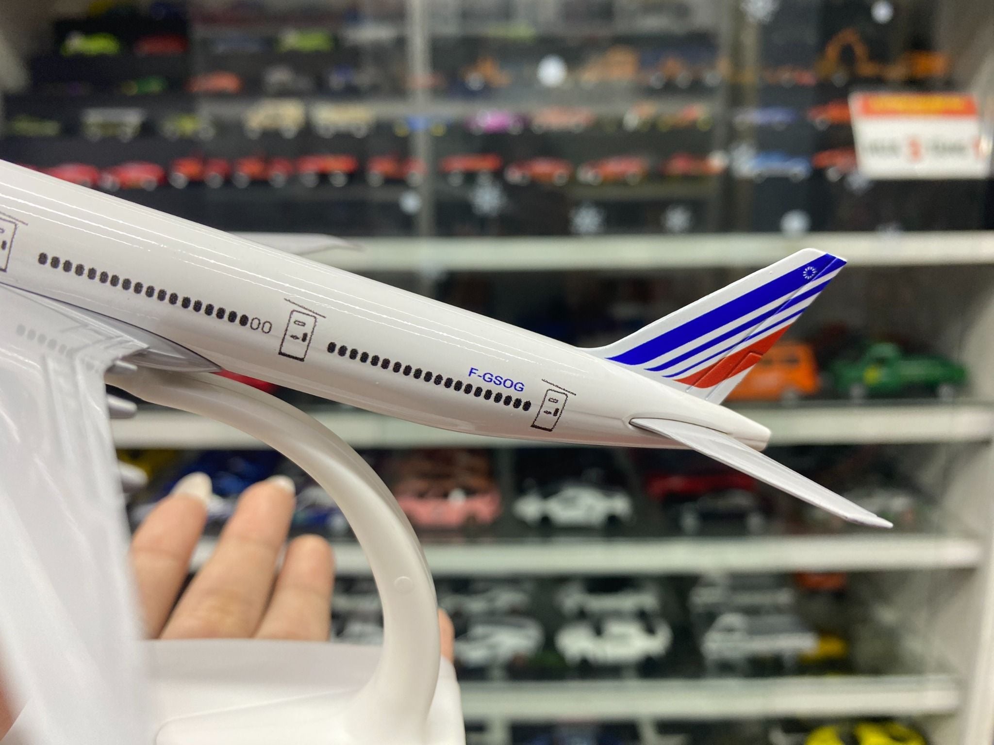  Mô hình máy bay Air France Boeing B777 20cm MB20061 