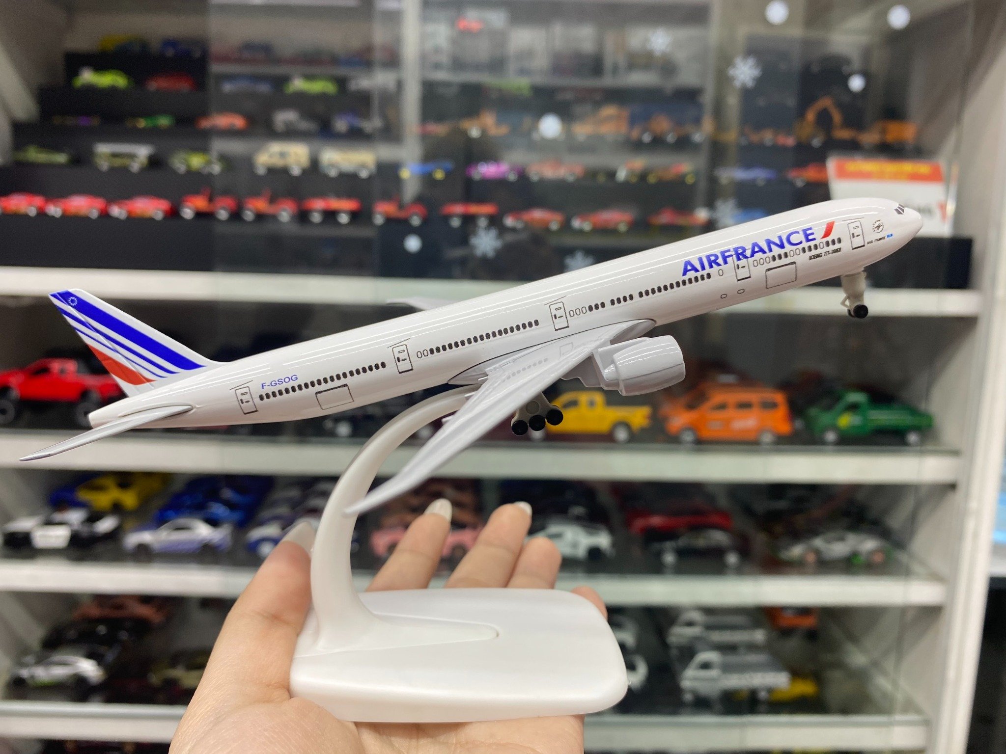  Mô hình máy bay Air France Boeing B777 20cm MB20061 