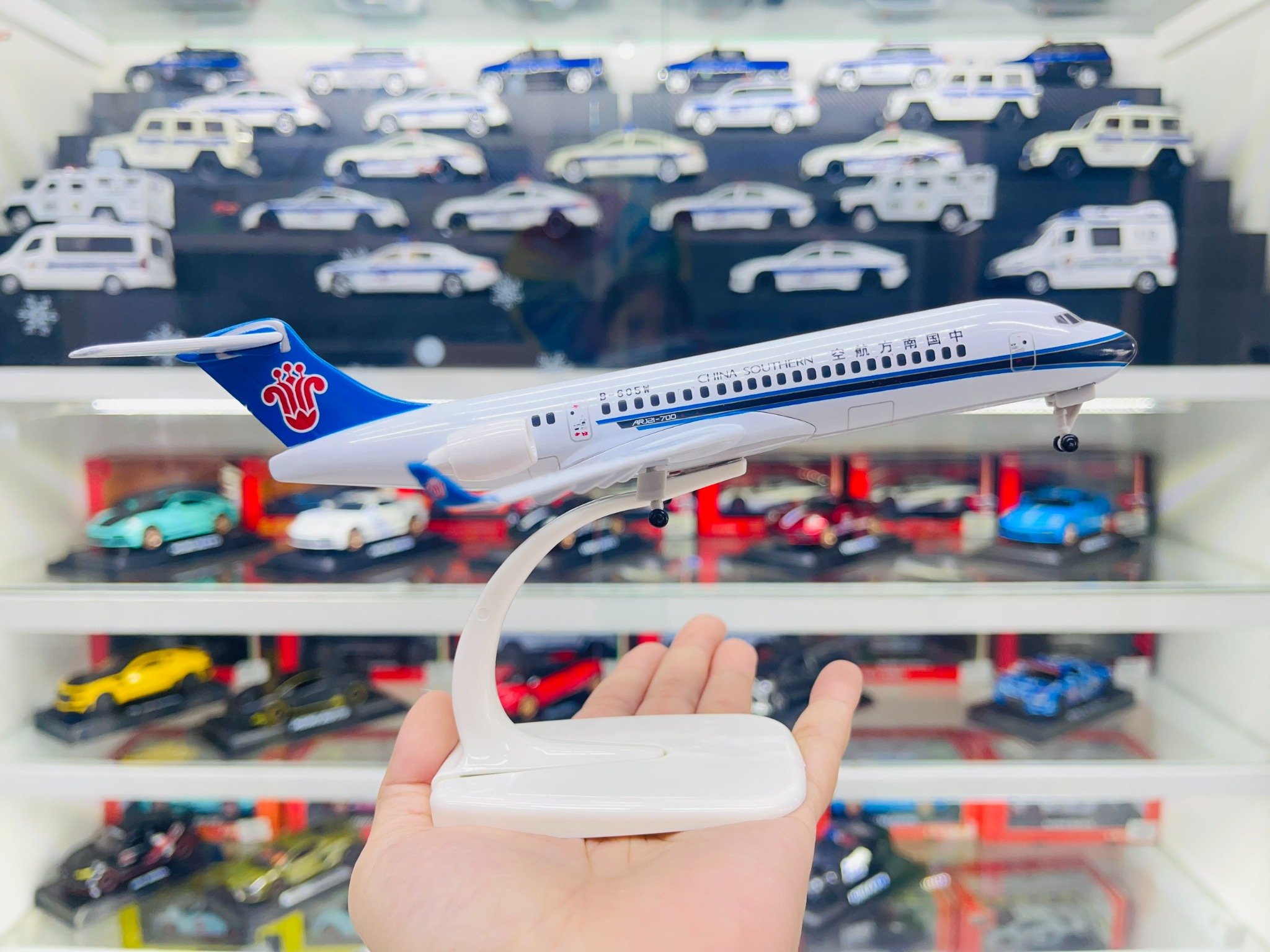  Mô hình máy bay China Southern ARJ21 có bánh xe 20cm MB20064 