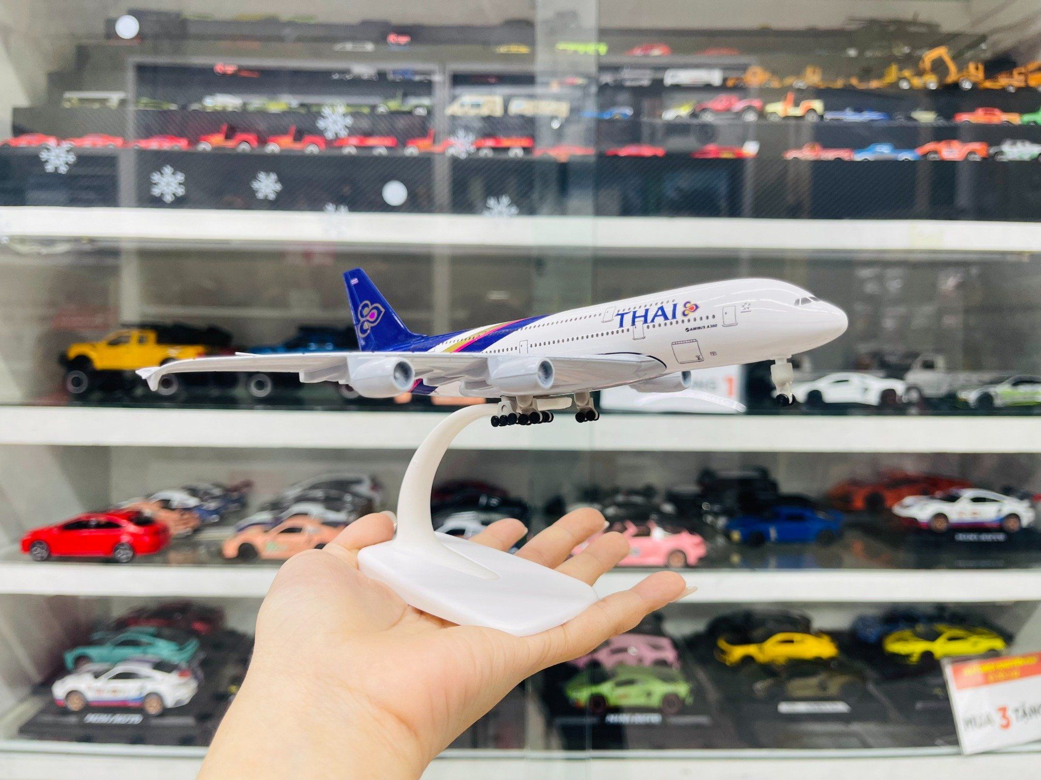  Mô hình máy bay bằng kim loại Thái Lan Thai Airways Airbus A380 20cm MB20070 
