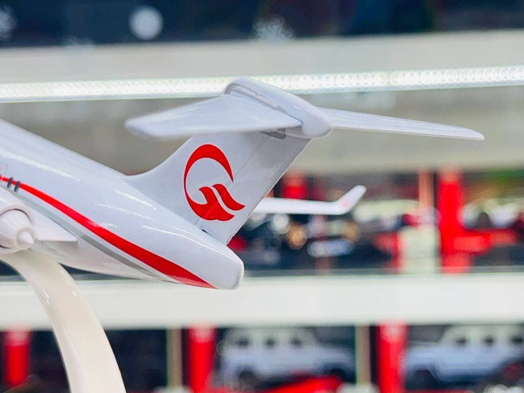 Mô hình máy bay China OTT Airlines ARJ kích thước 20cm MB20080