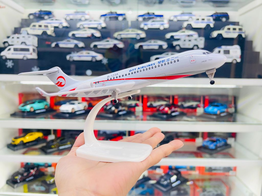 Mô hình máy bay China OTT Airlines ARJ kích thước 20cm MB20080