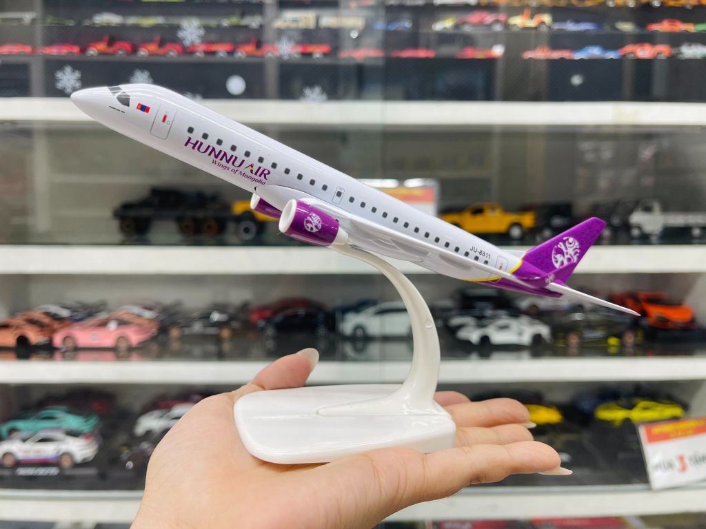 Mô hình máy bay Mông Cổ Hunnu Air Embraer E190 kích thước 20cm MB20081