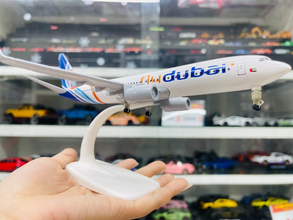 Mô hình máy bay Fly Dubai Airlines Boeing B737 kích thước 20cm MB20083
