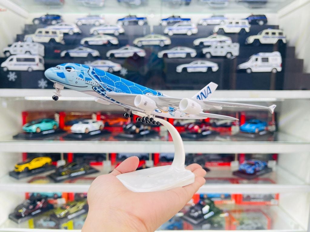 Mô hình máy bay Nhật Bản ANA Airlines Airbus A380 blue kích thước 20cm MB20086