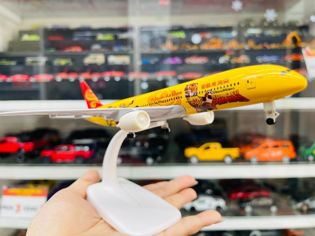Mô hình máy bay Hainan Panda Boeing B787 yellow kích thước 20cm MB20089