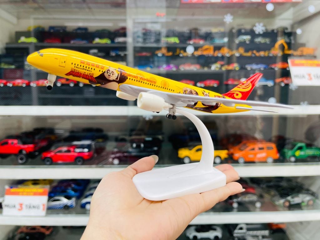 Mô hình máy bay Hainan Panda Boeing B787 yellow kích thước 20cm MB20089