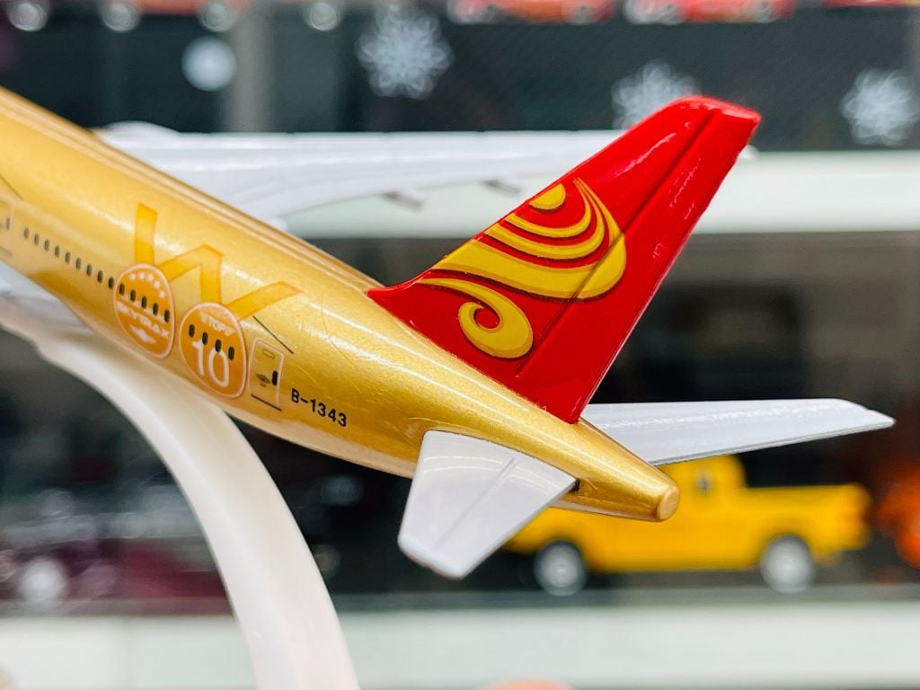 Mô hình máy bay Hainan Panda Boeing B787 gold kích thước 20cm MB20090