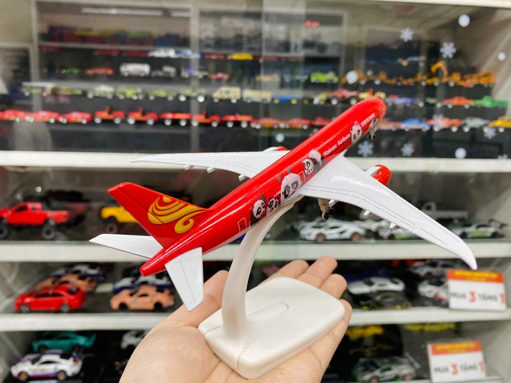 Mô hình máy bay Hainan Panda Boeing B787 red kích thước 20cm MB20091