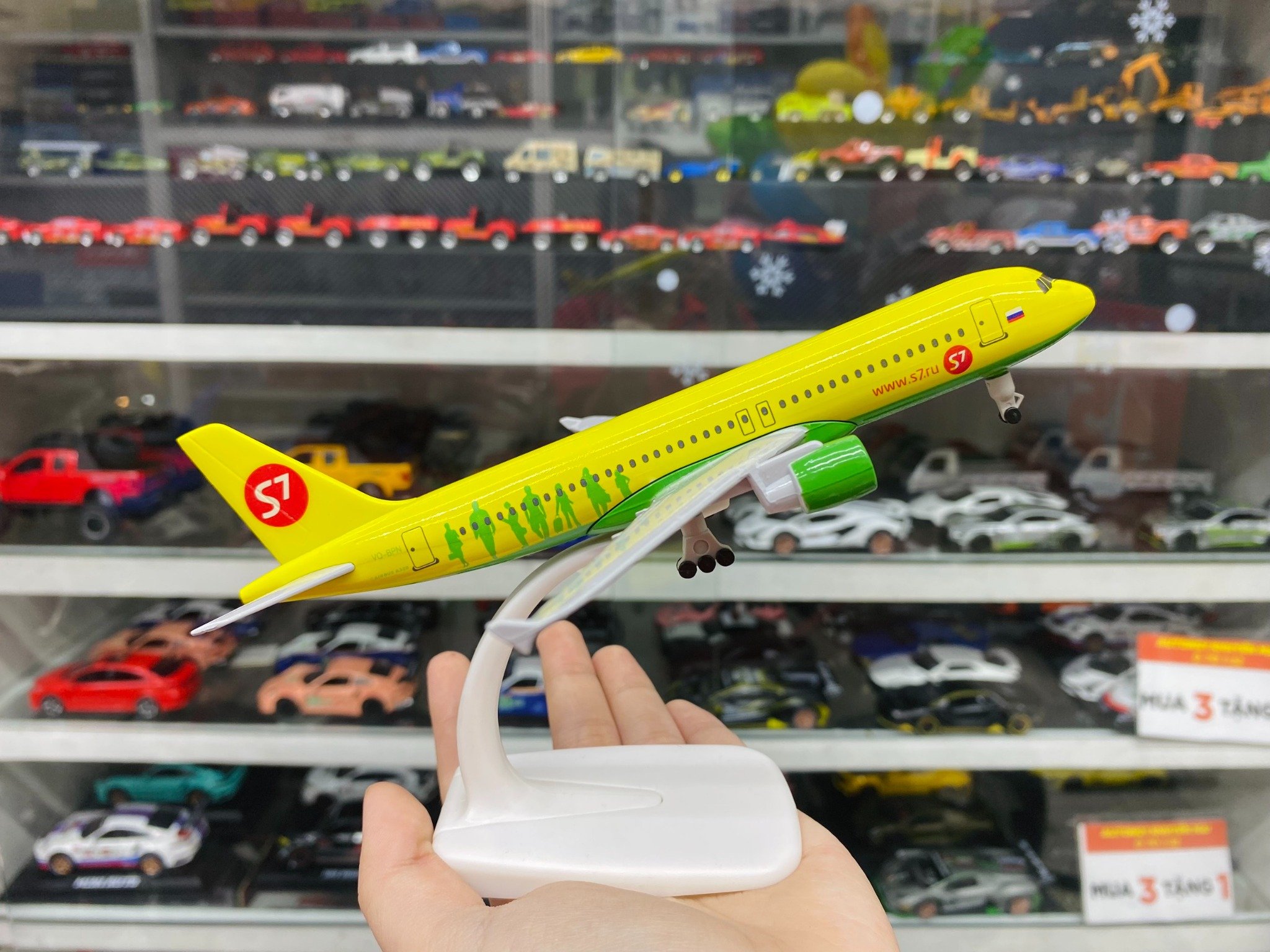  Mô hình máy bay Siberia S7 Airbus A320 kích thước 20cm MB20096 