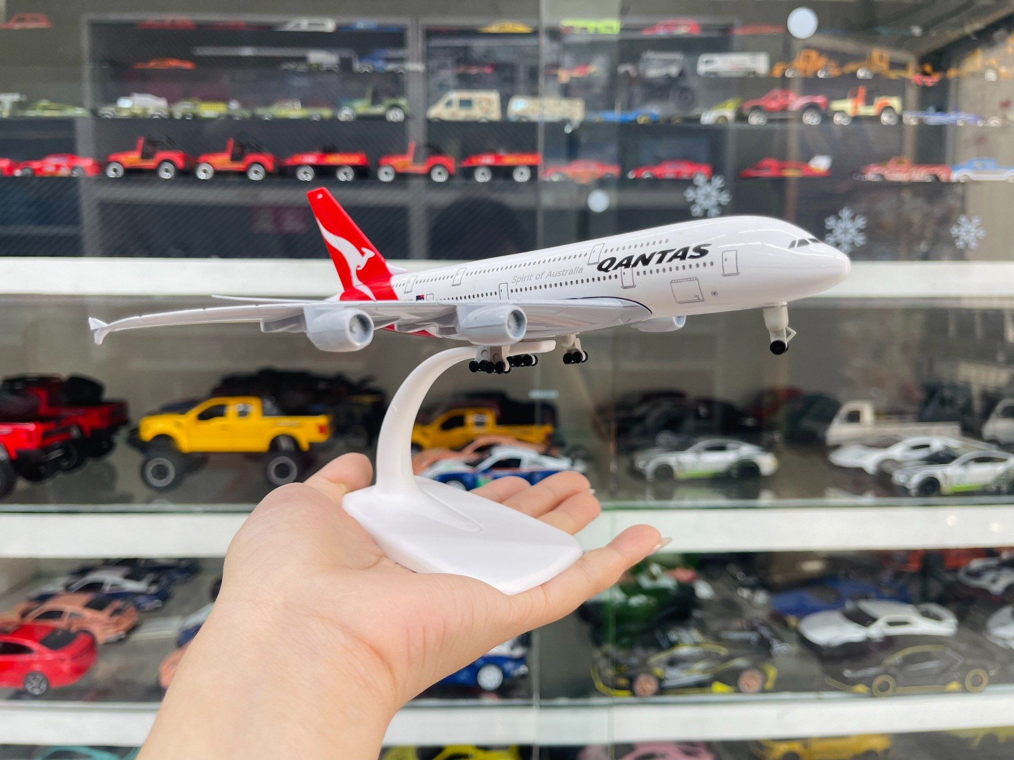  Mô hình máy bay Air Australia Qantas Airbus A380 có bánh xe 20cm MB20110 