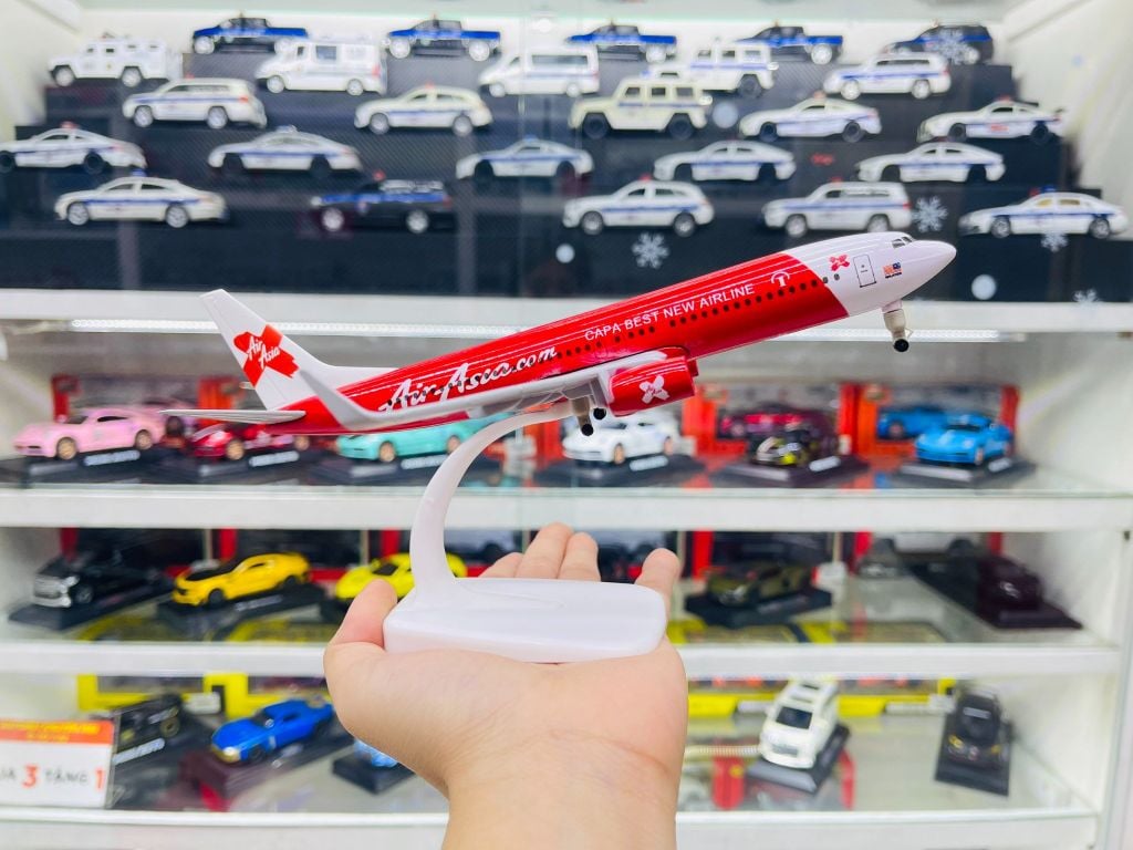 Mô hình máy bay Air Asia Boeing B737 Capa Best Airlines có bánh xe 20cm MB20119