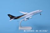  Mô hình máy bay vận chuyển UPS Boeing B747 có bánh xe kích thước 20cm MB20123 