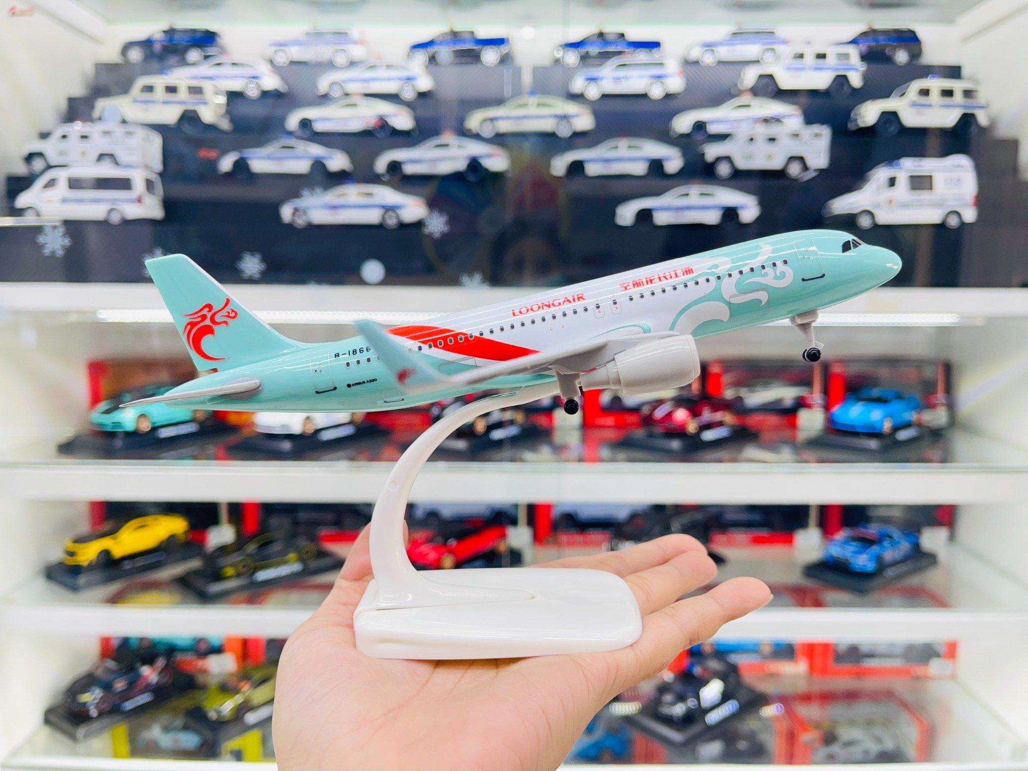  Mô hình máy bay Zhejiang Changlong Airbus A320 có bánh xe kích thước 20cm MB20124 