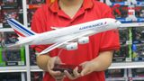  Mô hình máy bay Air France Airbus A380 47cm 1:160 có đèn led tự động theo tiếng vỗ tay hoặc chạm MB47027 