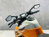  Mô hình xe KTM 1290 Super Duke R có đế tỉ lệ 1:12 CCA MT12006 