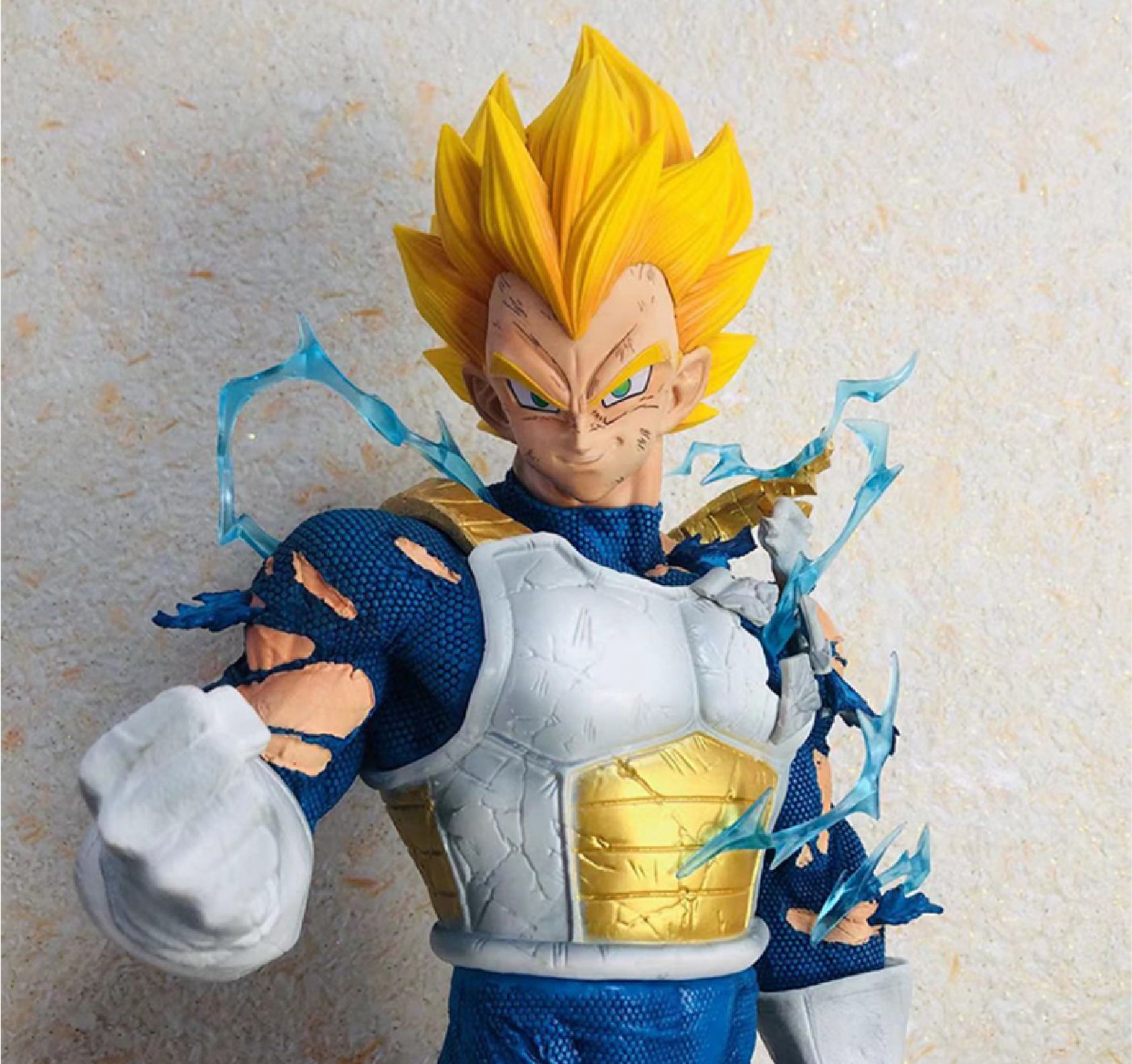  Mô hình nhân vật Dragonball Vegeta super saiyan có đế và 3 đầu thay thế 51cm FG246 